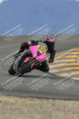 media/Jan-14-2023-SoCal Trackdays (Sat) [[497694156f]]/Turn 12 (120pm)/